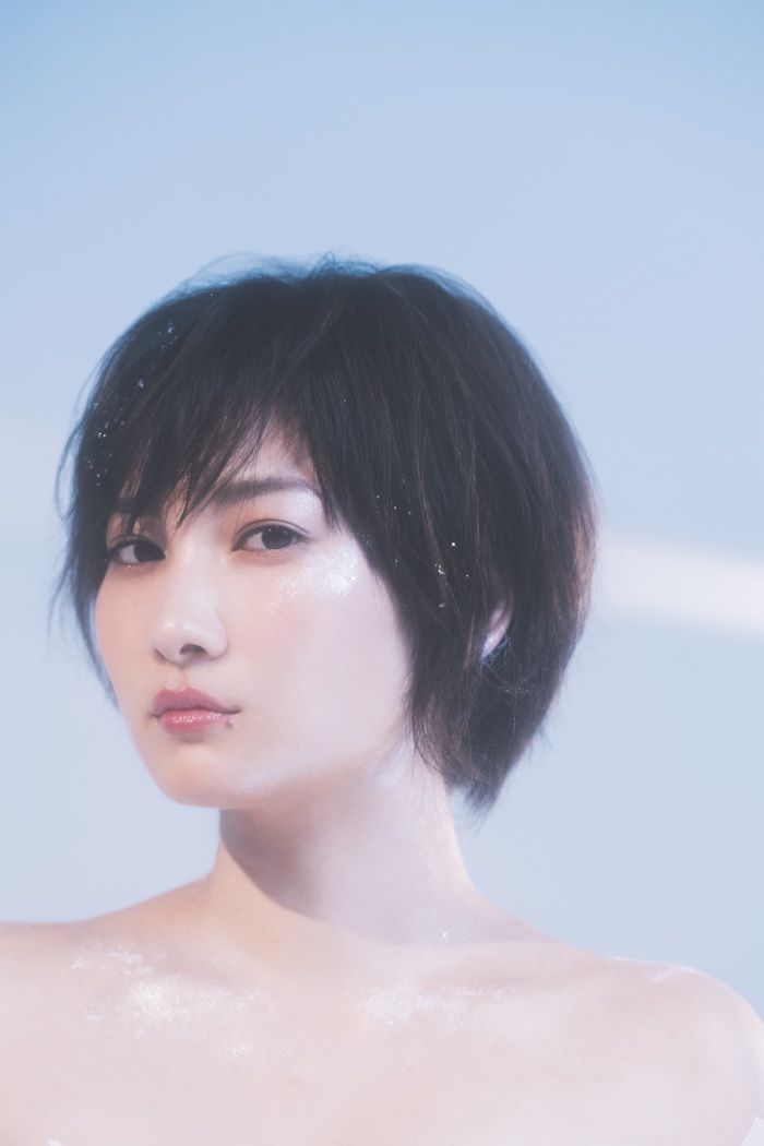 佐藤千亜妃、明日11/13リリースの1stソロ・アルバム『PLANET』より「空から落ちる星のように」MV公開