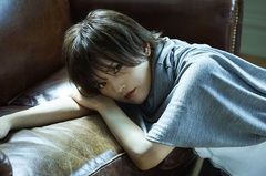 山本彩、11/20リリースの3rdシングル表題曲「追憶の光」MV公開。表情や演出で"儚さ"を表現した映像作品に