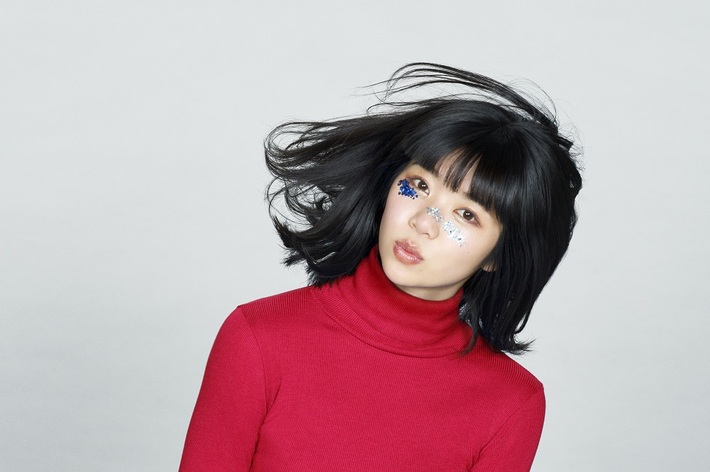 眉村ちあき、来年1/8リリースのニュー・アルバム『劇団オギャリズム』より新曲「顔面ファラウェイ」MV公開