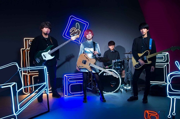 ポルカドットスティングレイ、4thミニ・アルバム『新世紀』発売＆結成5周年記念した最初で最後のインストア・ライヴ開催