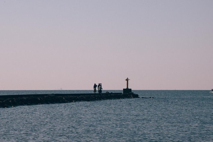 揺らぎ、バンド初となるリミックスEP『Still Dreaming, Still Deafening : Remixes & Rarities』を本日12/18配信リリース