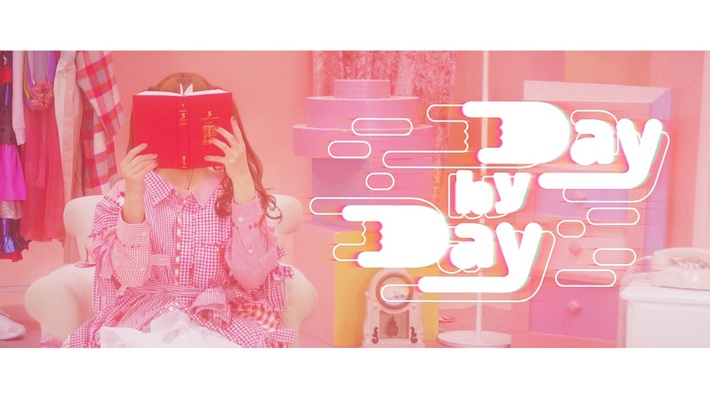 コレサワ、ニュー・ミニ・アルバム『失恋スクラップ』から自身初の実写MV「Day by Day」公開。楽曲に参加のHelsinki Lambda Clubも登場