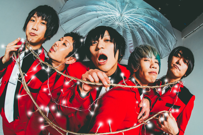 ビレッジマンズストア、4/1にDVD付き両A面ニュー・シングル『アダルト/People Get Lady』リリース。レコ発ツアー"People Get Ready"開催決定