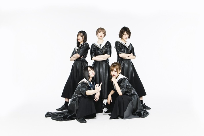 "水曜日のダウンタウン"内企画"MONSTER IDOL"により結成されたアイドル・グループ 豆柴の大群、5人でのアーティスト写真公開。メンバーの名前変更＆HP開設も