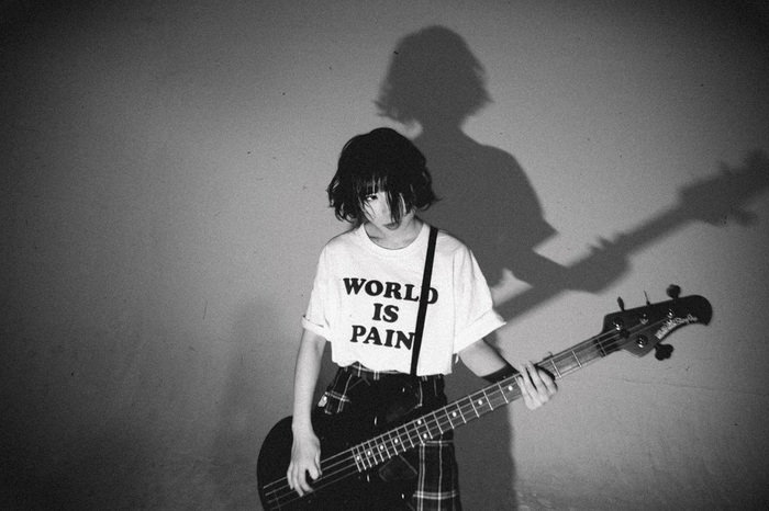 BiSHアユニ・Dによるソロ・バンド・プロジェクト"PEDRO"、1st EPから「WORLD IS PAIN」限定先行配信スタート＆全編16mmフィルム・カメラ撮影によるMV公開