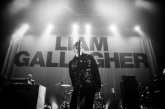 Liam Gallagherのドキュメンタリー映画"リアム・ギャラガー：アズ・イット・ワズ"、新公開日が9/25に決定。壮絶な兄弟喧嘩とOASIS解散を関係者と自身が語る本編映像も解禁