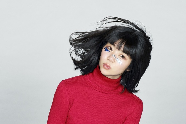 眉村ちあきが"Day 1"に登場。"音のみ"で構成するアコースティック配信ライヴ"HAPPY END."始動