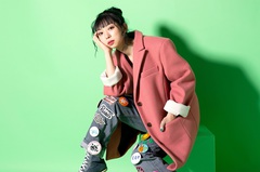 竹内アンナ、メジャー・デビュー記念日に1stアルバム『MATOUSIC』アナログ盤をリリース