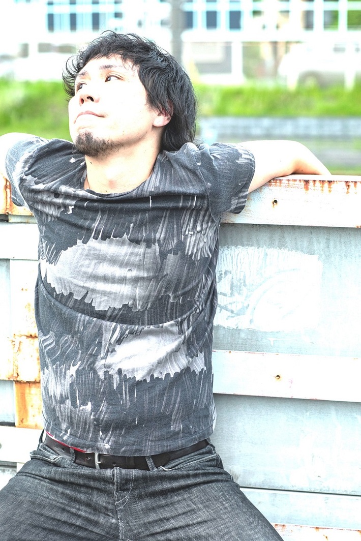 ゲイリー・ビッチェ（モーモールルギャバン）、ソロ名義"ヤジマX"で新曲「夢から醒めた憐れな野獣だな、まるで」MV公開