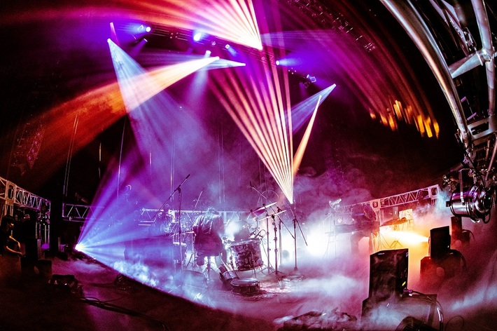 King Gnu、 メンバーが"Streaming Live"見ながらリアルタイムでトークする副音声的生配信決定