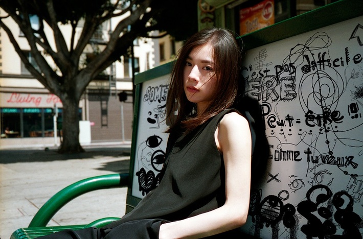 milet、新曲「One Touch」と1stフル・アルバム『eyes』収録曲「Grab the air」の2曲が石原さとみ、永野芽郁出演の花王"フレア フレグランス"新TVCMに起用