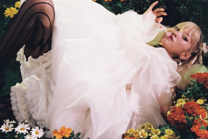 ロイ-RöE-、TikTokで話題を呼んだ「ラムのラブソング」ほか収録予定のデジタル・カバーEP『61Filter』8/31配信決定。TikTok配信ライヴ実施も発表