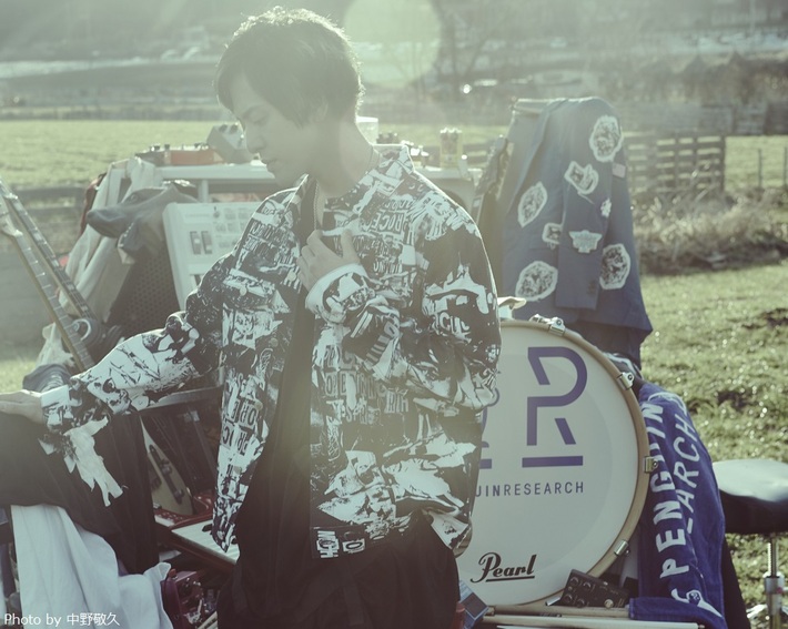 PENGUIN RESEARCH、新アー写公開企画2日目は新保恵大（Dr）