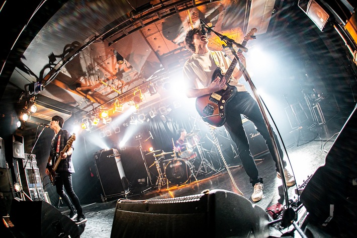 ザ・モアイズユー、全国ツアーの中止を発表。急遽無料の生配信ライヴ8/25開催決定