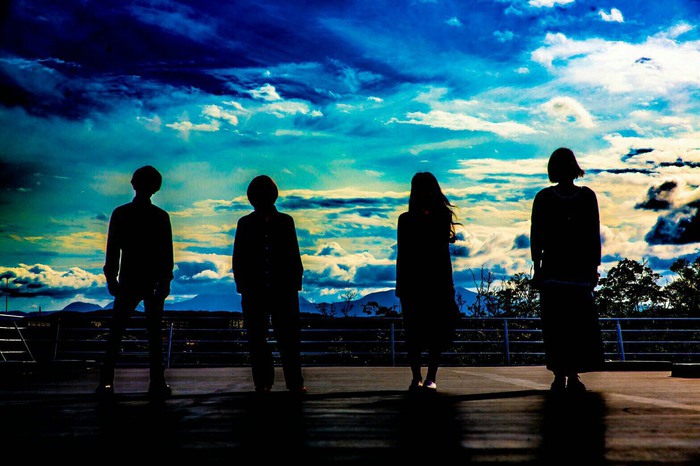 男女混合ダウナー・パンク・ロック・バンド Ulon、篠塚将行（それでも世界が続くなら）プロデュースによる1stデジタル・アルバム『Re-生きてる』明日8/7リリース
