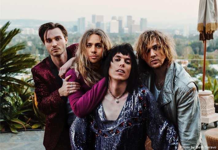 THE STRUTS、10/16リリースのアルバム『Strange Days』日本盤ボーナス・トラックに昨年の"サマソニ"ライヴ音源収録。「Strange Days (With Robbie Williams)」MVも公開