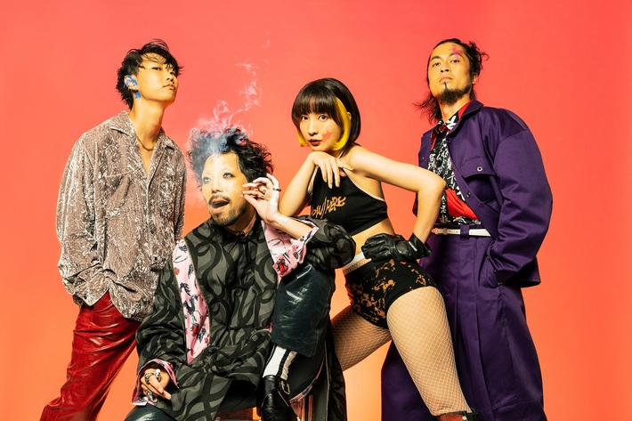 ニガミ17才、新アー写公開。11/17リリースとなる音源の販売形態も発表。限定盤にはライヴ映像含むDVDも付属