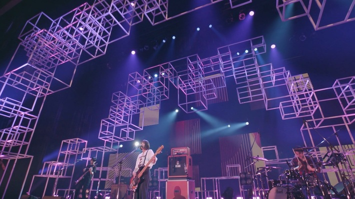 BiSHアユニ・Dによるソロ・プロジェクト PEDRO、昨日9/24に行ったツアー・ファイナル公演より「浪漫」ライヴ映像公開