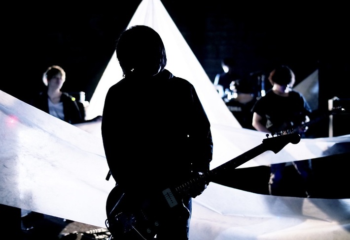 それでも世界が続くなら、"9月1日問題"の本日にオリジナル・メンバー復活ワンマン映像を無料公開。篠塚将行（Vo/Gt）ソロ配信ワンマン"9月1日"も緊急同時開催