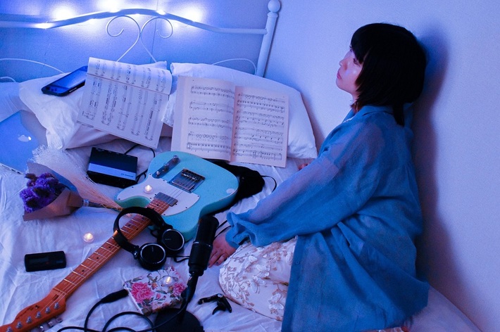 鶴（長靴をはいた猫）がソロ・プロジェクト"つるじぇくと"始動。配信限定シングルの連続リリース決定、アー写も公開