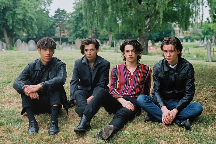 Bono（U2）の息子 Elijah Hewson擁するアイルランドのロック・バンド INHALER、ニュー・シングル「When It Breaks」リリース＆最新パフォーマンス映像公開