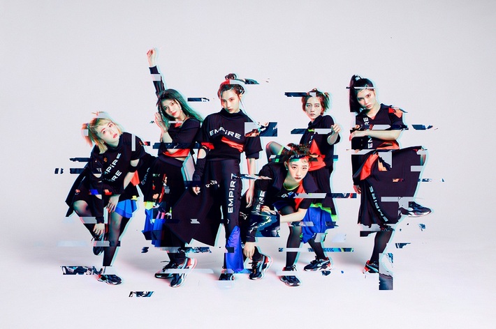 EMPiRE、デビュー・アルバム収録曲2曲を現メンバー6人で新録した"now type ver."7インチ・レコードでリリース