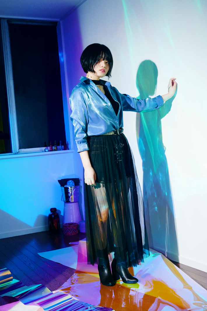 ニノミヤユイ、ミニ・アルバム『哀情解離』12/23リリース決定。ミオヤマザキ提供楽曲やTVアニメ"カオルの大切なモノ"主題歌収録