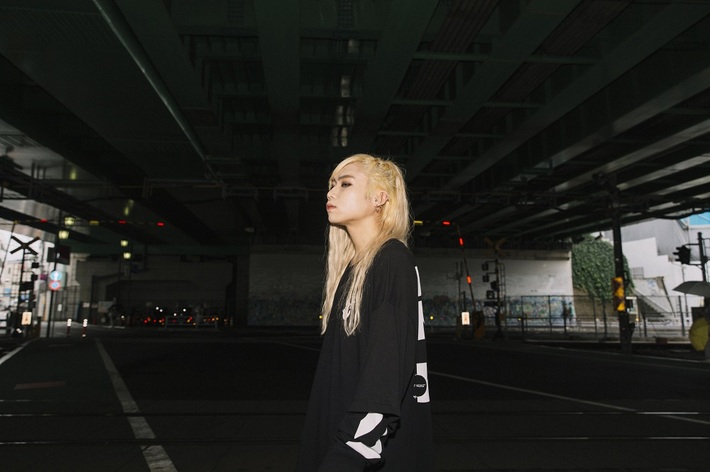 (sic)boy、KMフル・プロデュースの1stアルバム『CHAOS TAPE』リリース・パーティーが12/12渋谷VISIONにて開催。アルバム客演陣によるゲスト・ライヴも