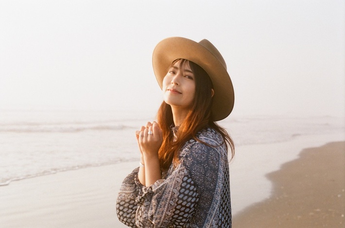 シンガー・ソングライター Miyuu、今夜開催のマンスリー・オンライン・ライヴ第6弾で新曲MV「yellow light tonight」を初公開