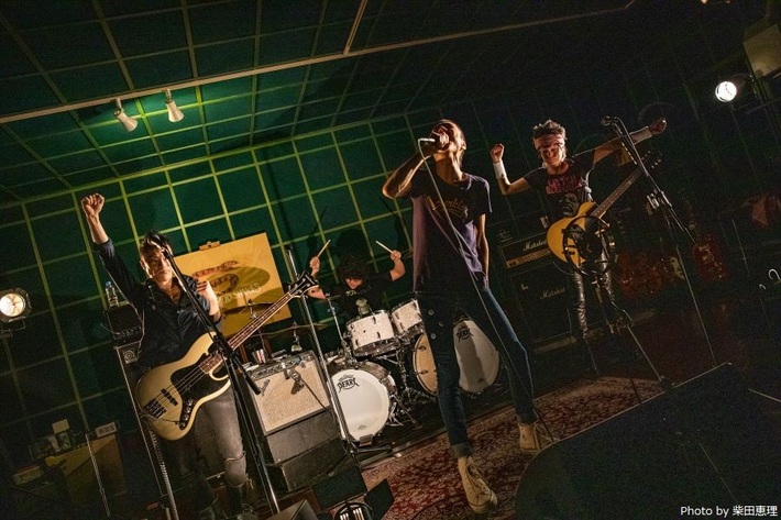 ザ・クロマニヨンズ、初の配信ライヴで待望の有観客ライヴ実施を発表