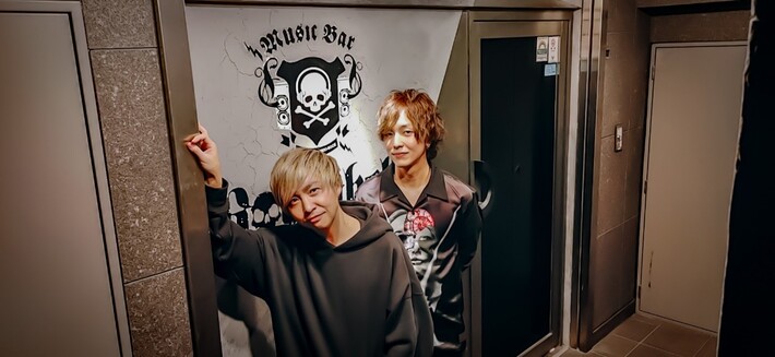 新宿 歌舞伎町の魅力を発信中のWEBマガジン"MASH UP! KABUKICHO"、Skream!を運営する激ロックエンタテインメント株式会社プロデュースのMusic Bar ROCKAHOLICに迫るインタビュー（前編）を公開