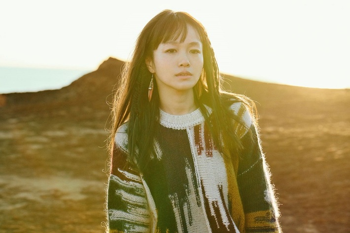 NakamuraEmi、新曲「一服」ライヴMV＆セルフ・ライナーノーツ公開