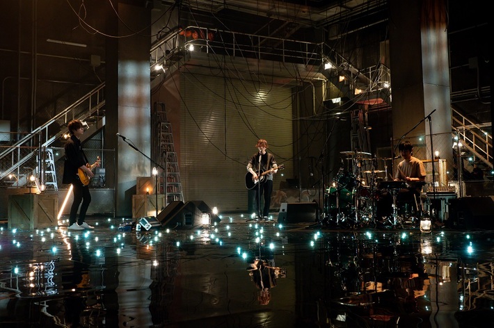 BUMP OF CHICKEN、NHK"SONGS"5年ぶり出演決定。"今、届けたい"4曲をフル・サイズでパフォーマンス、藤原基央（Vo/Gt）による思い出の地"下北沢"での貴重なインタビューも