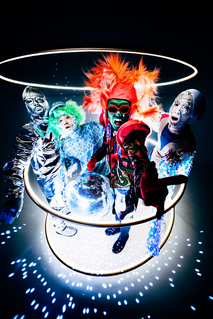 the telephones、昨年末に開催したスペシャル企画"SUPER DISCO Hits!!!"ライヴ映像を3週連続でYouTubeにて公開