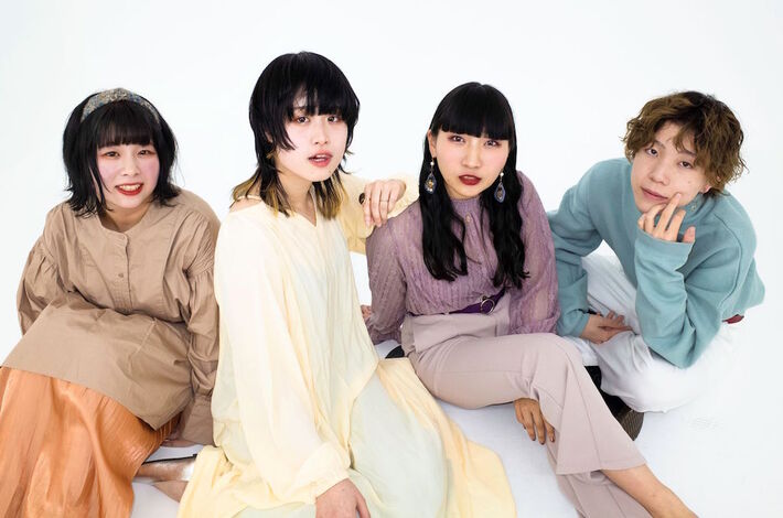 大阪豊中発女性ツイン・ヴォーカル・ポップ・バンド"アポロノーム"、初の全国流通盤ミニ・アルバム『Moment』4/7リリース決定。リード曲「君へ」明日2/7先行配信＆MVプレミア公開も