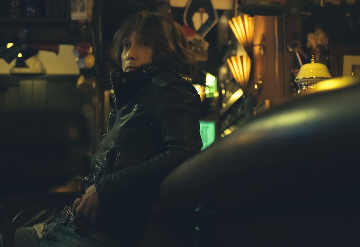 浅井健一、 ニュー・アルバム『Caramel Guerrilla』4/7リリース。初回盤DVDにはレアなライヴ映像収録