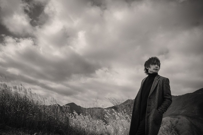 INORAN、2/17発売のニュー・アルバム『Between The World And Me』メインとなるキー・ヴィジュアルのアー写公開