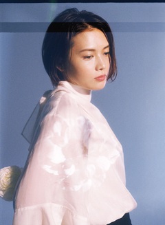 YUI、2/24リリースのセルフ・カバー・ミニ・アルバム『NATURAL』収録6曲の音源解禁スケジュール発表