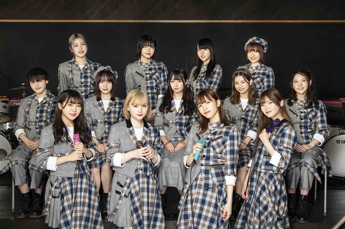 ザ・コインロッカーズ、YouTubeチャンネル"blackboard"にて番組史上最大人数となる13人の登壇で新曲「泣かせてくれないか？」披露。明日3/27 19時よりプレミア公開