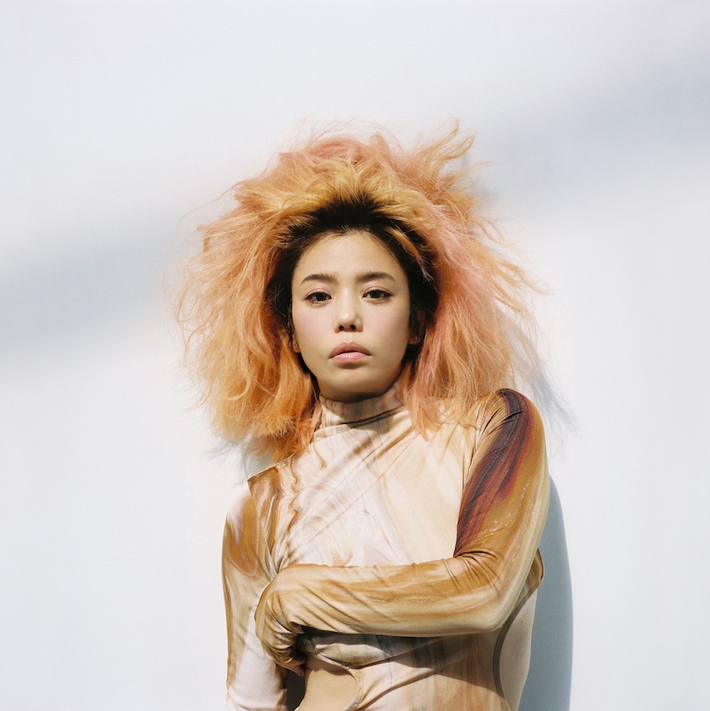 Chara、デビュー30周年イヤーがスタート。HIMIと初共作した映画"ゾッキ"主題歌「私を離さないで」をタイトルにつけたライヴ8公演発表