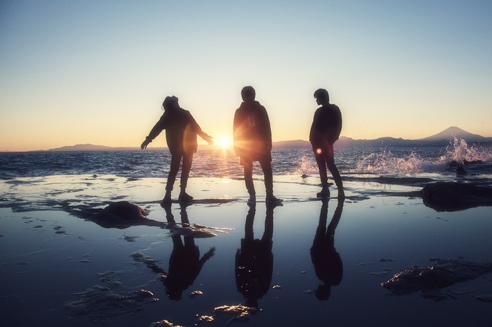 DOES、無観客ライヴ"(R)evolution#0.5" 4/1配信決定