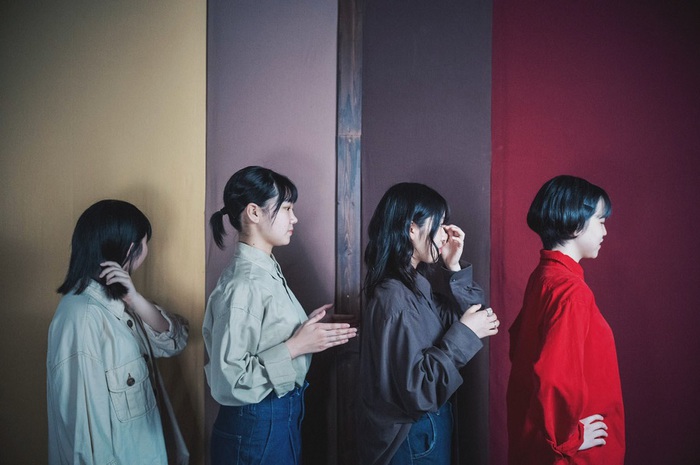 大阪女性4人組バンド"ハク。"、1stデジタル・シングル「BLUE GIRL」リリック・ビデオ公開。"なえなの"主演のWEB動画"#青春カムイ"主題歌に起用
