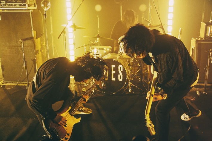 DOES、無観客配信ライヴ"(R)evolution#0.5"チケット発売詳細発表。収録当日のライヴ写真も公開