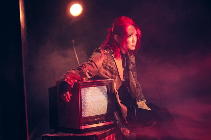 ネット・シーンを中心に活躍するヴォーカリスト あらき、東阪ワンマン・ライヴ・ツアー開催。アルバム先行曲「イスカノサイ」MV公開＆配信スタート