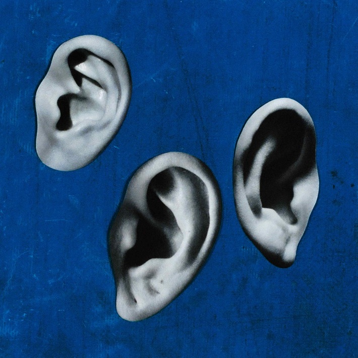 RADWIMPS、野田洋次郎が出演するカロリーメイト新CM"この世界で考えつづける人へ"篇で話題の新曲「鋼の羽根」本日4/5より配信スタート