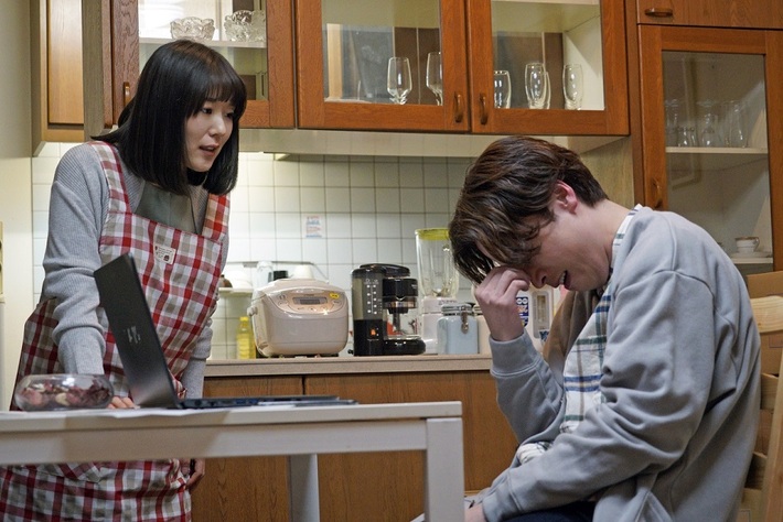 えみそん（フレンズ）、バンドが主題歌を務めるドラマ"取り立て屋ハニーズ"出演。「NIGHT TOWN」、「約束」のアコースティック演奏披露したフレンズ初のキャンプ動画も公開