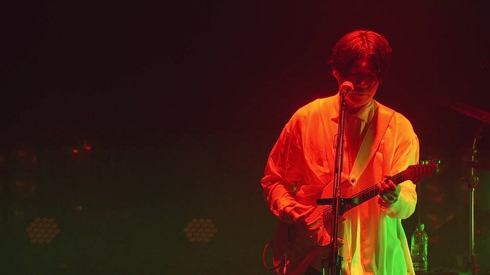 フジファブリック、"LIVE&ONLINE「秘密のFab Room2」"から「楽園」、「手」ライヴ映像公開