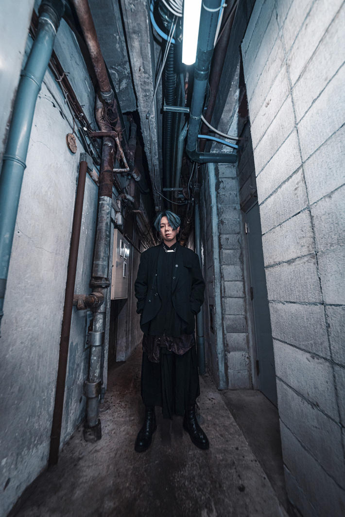 松本明人（真空ホロウ）、ソロEP『Torch.5』デジタル・リリース。森を彷徨い歩き続ける「言葉の綾」MV公開