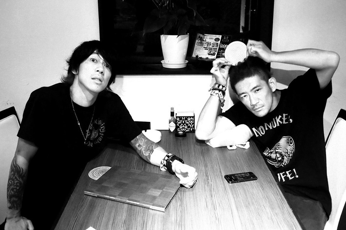 細美武士とTOSHI-LOWによるバンド the LOW-ATUS、1stアルバム『旅鳥小唄 / Songbirds of Passage』収録曲発表。"RSD Drops"にてLP盤リリースも決定