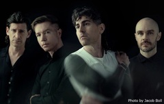 AFI、6/11リリースのニュー・アルバム『Bodies』より新曲「Tied To A Tree」ヴィジュアライザー公開